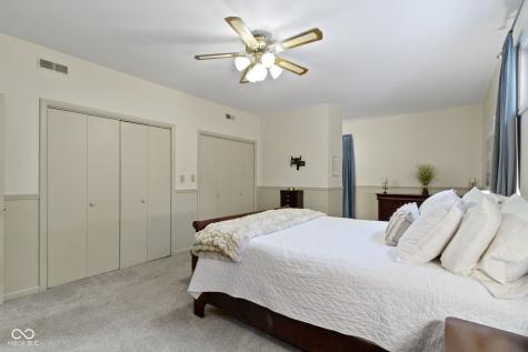 812 Eaglewood Drive Zionsville IN 46077