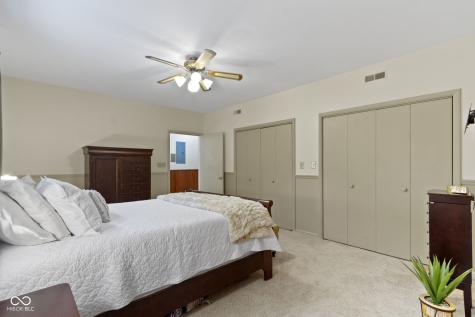 812 Eaglewood Drive Zionsville IN 46077