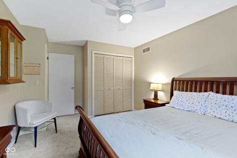 812 Eaglewood Drive Zionsville IN 46077