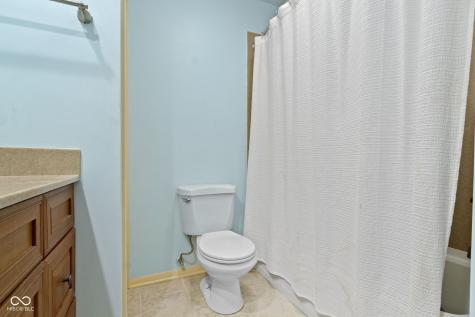 812 Eaglewood Drive Zionsville IN 46077