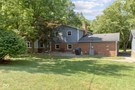 812 Eaglewood Drive Zionsville IN 46077