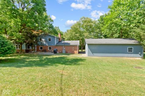 812 Eaglewood Drive Zionsville IN 46077