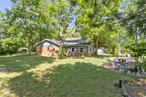812 Eaglewood Drive Zionsville IN 46077