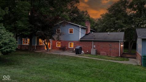 812 Eaglewood Drive Zionsville IN 46077