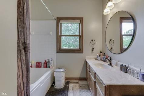 4670 N 600 E Franklin IN 46131