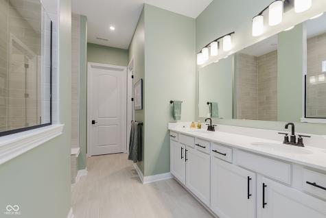 10725 Crum Court Fishers IN 46037