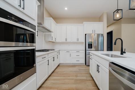 10725 Crum Court Fishers IN 46037
