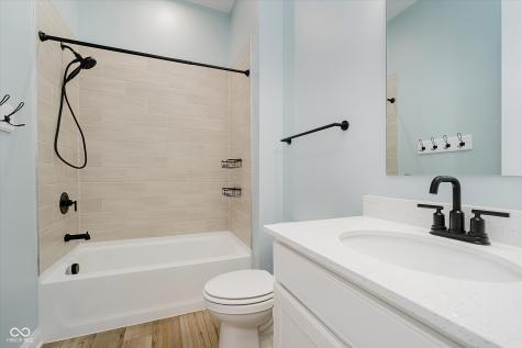 10725 Crum Court Fishers IN 46037