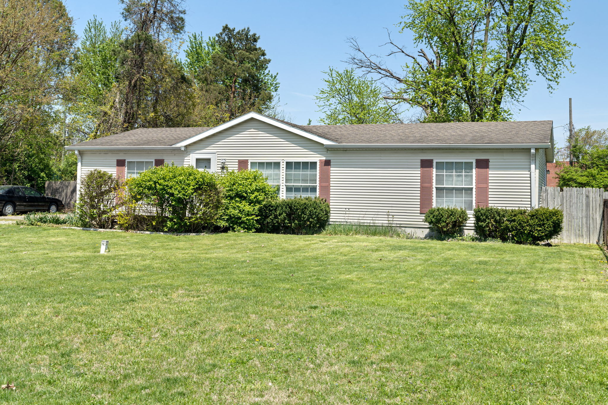 9690 Schrier Drive Avon IN 46123