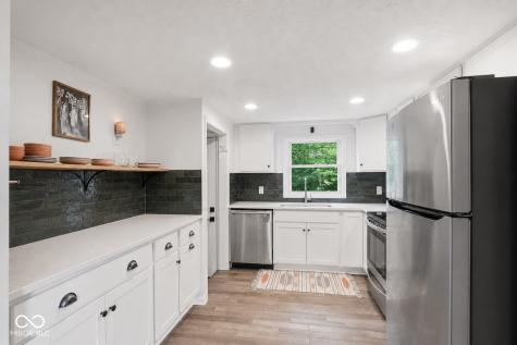 129 N Sadlier Drive Indianapolis IN 46219
