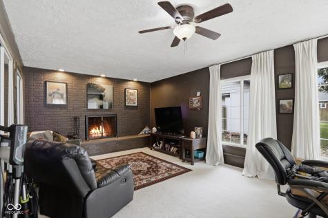 129 N Sadlier Drive Indianapolis IN 46219