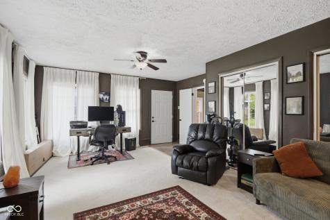 129 N Sadlier Drive Indianapolis IN 46219