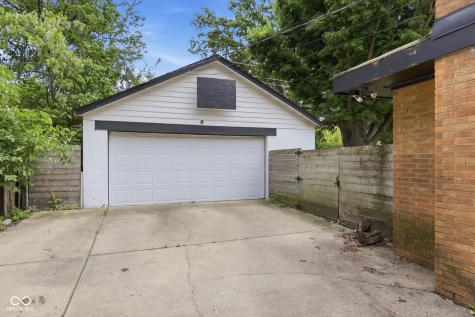 129 N Sadlier Drive Indianapolis IN 46219