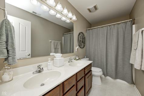 1132 Veranda Court Greenwood IN 46143