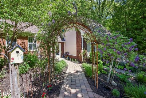 8744 W 86th Street Indianapolis IN 46278