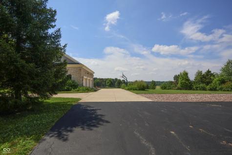 5895 W 265 N Columbus IN 47201