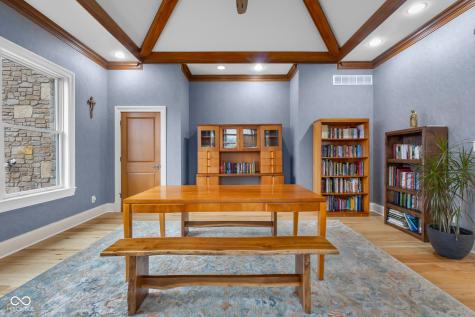5895 W 265 N Columbus IN 47201
