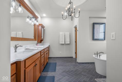 5895 W 265 N Columbus IN 47201