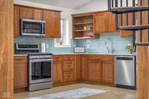 5895 W 265 N Columbus IN 47201