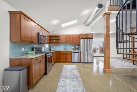 5895 W 265 N Columbus IN 47201