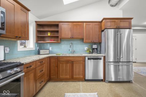 5895 W 265 N Columbus IN 47201