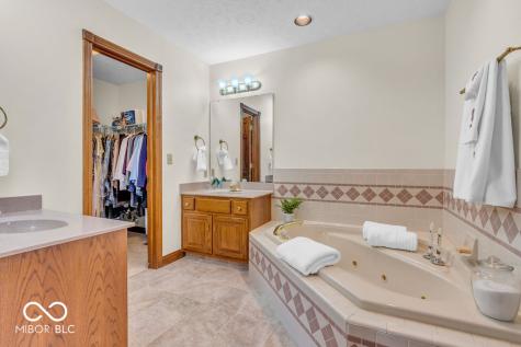 7113 Lakeside Woods Drive Indianapolis IN 46278