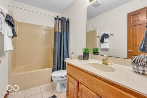 7113 Lakeside Woods Drive Indianapolis IN 46278