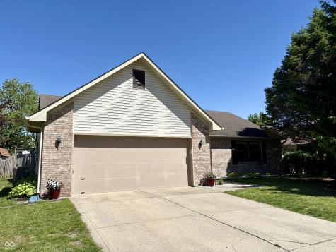 1059 Lake Drive E Brownsburg IN 46112