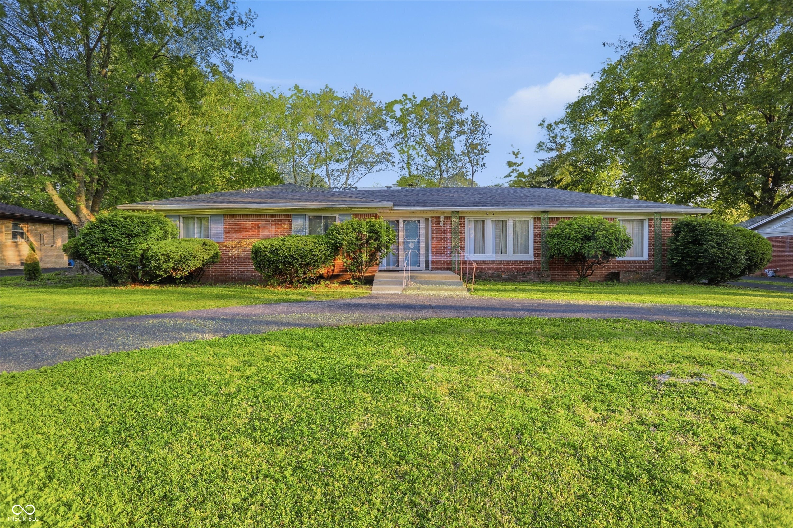 1015 Fairway Drive Indianapolis IN 46260