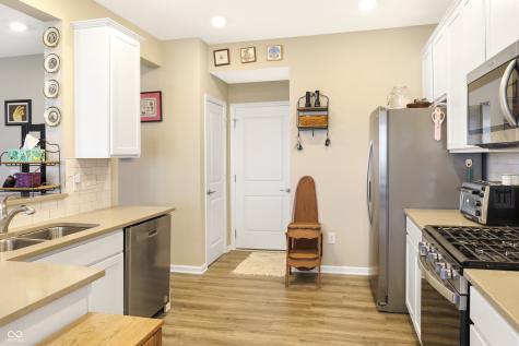 6390 Yuma Court Whitestown IN 46075