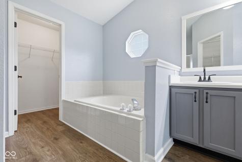 7141 Bracken Lane Indianapolis IN 46239