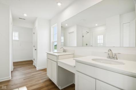 15845 Tharp Woods Drive Fishers IN 46037