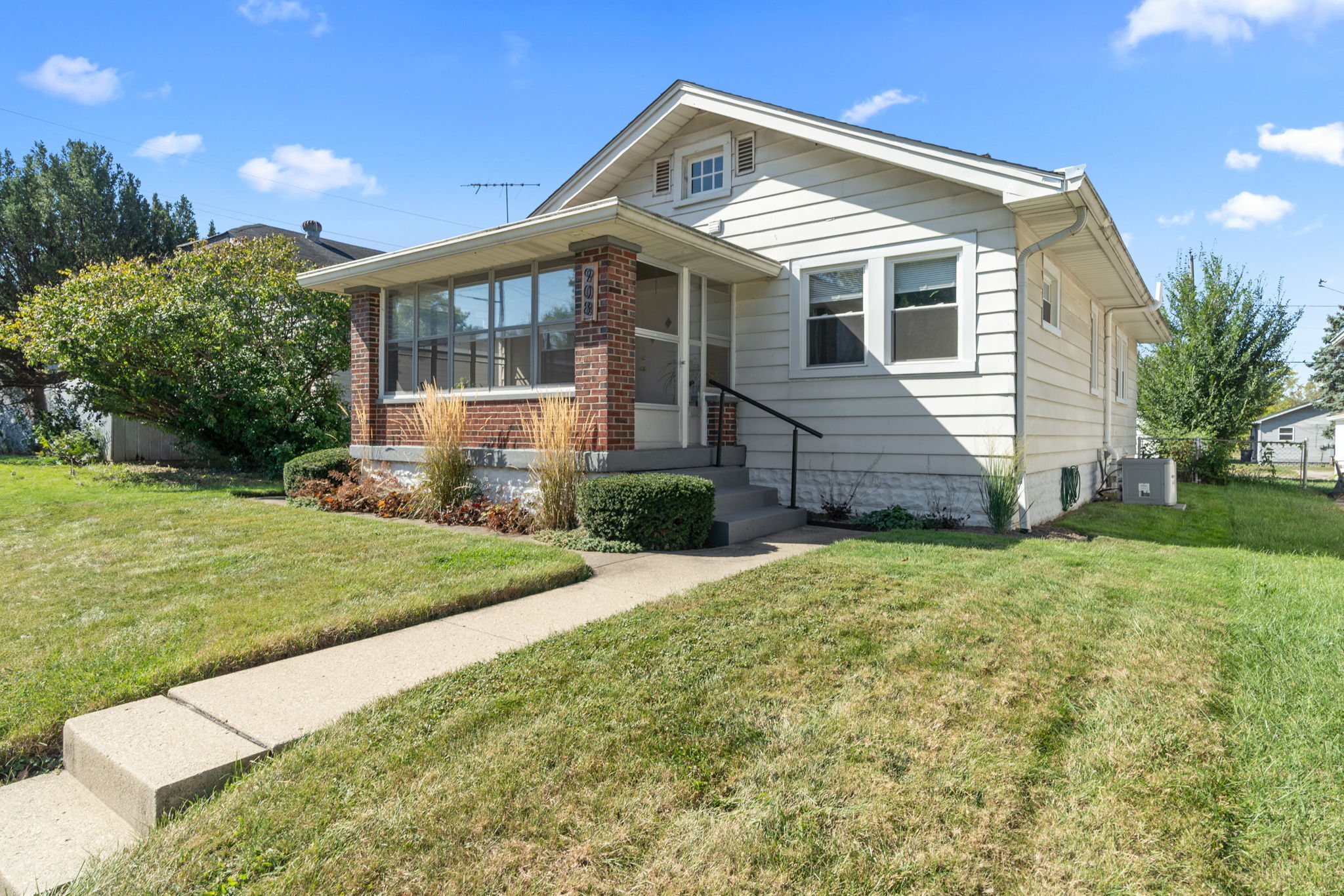 908 N Bradley Avenue Indianapolis IN 46201