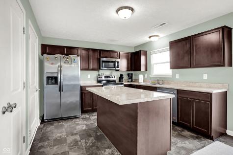 6406 Pinebark Place Indianapolis IN 46217