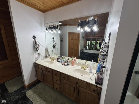 13500 N Summerhill Drive Albany IN 47320