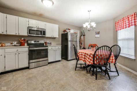 640 Indigo Court Greenfield IN 46140