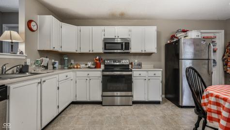 640 Indigo Court Greenfield IN 46140