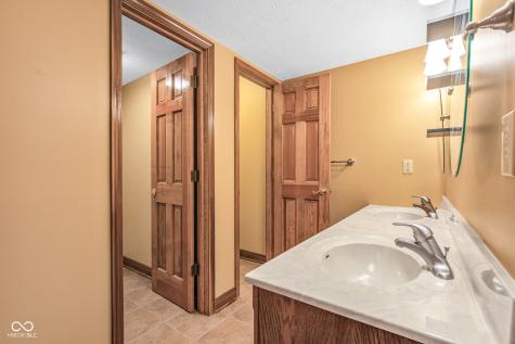 447 Rodeo Drive Indianapolis IN 46217