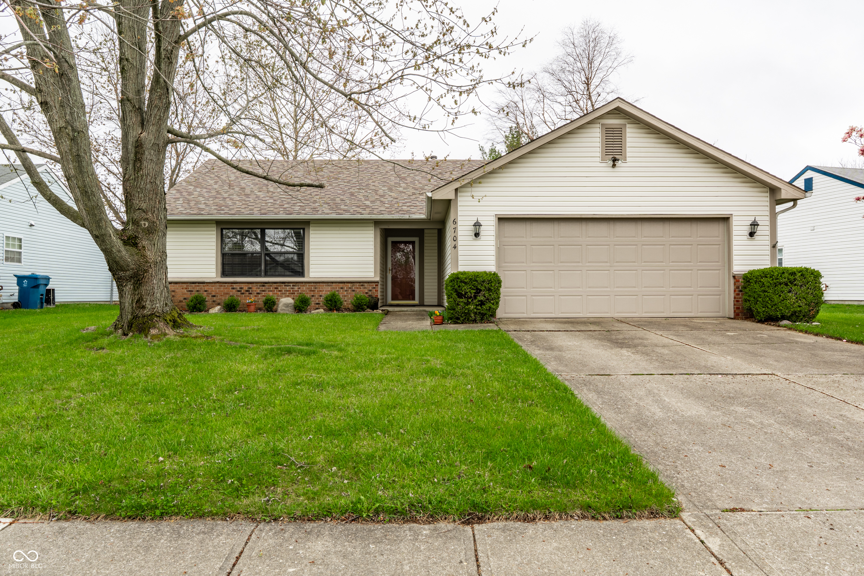 6704 Granger Lane Indianapolis IN 46268