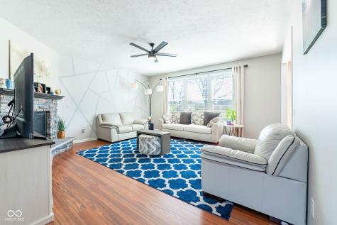 1325 Brentford Lane Greenwood IN 46143