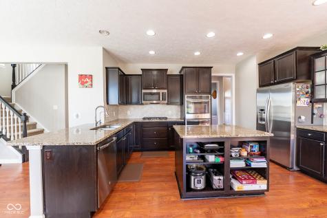 1325 Brentford Lane Greenwood IN 46143