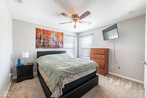 1325 Brentford Lane Greenwood IN 46143