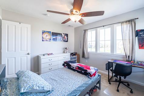 1325 Brentford Lane Greenwood IN 46143