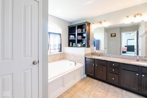 1325 Brentford Lane Greenwood IN 46143