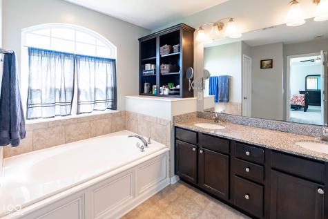 1325 Brentford Lane Greenwood IN 46143