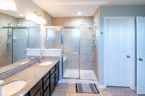 1325 Brentford Lane Greenwood IN 46143