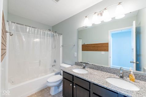 1325 Brentford Lane Greenwood IN 46143