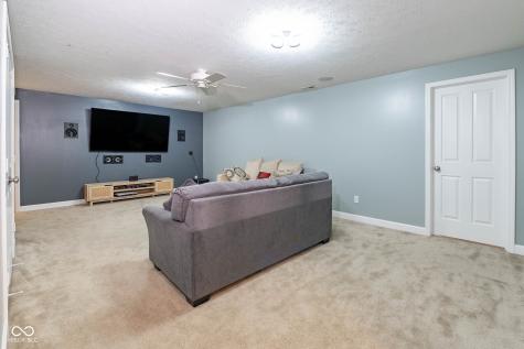 1325 Brentford Lane Greenwood IN 46143