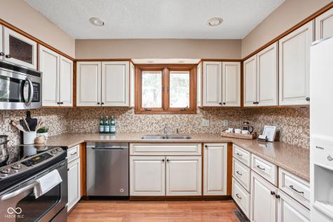 947 Tamarack Circle North Drive Indianapolis IN 46260