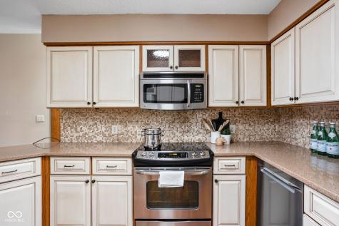 947 Tamarack Circle North Drive Indianapolis IN 46260